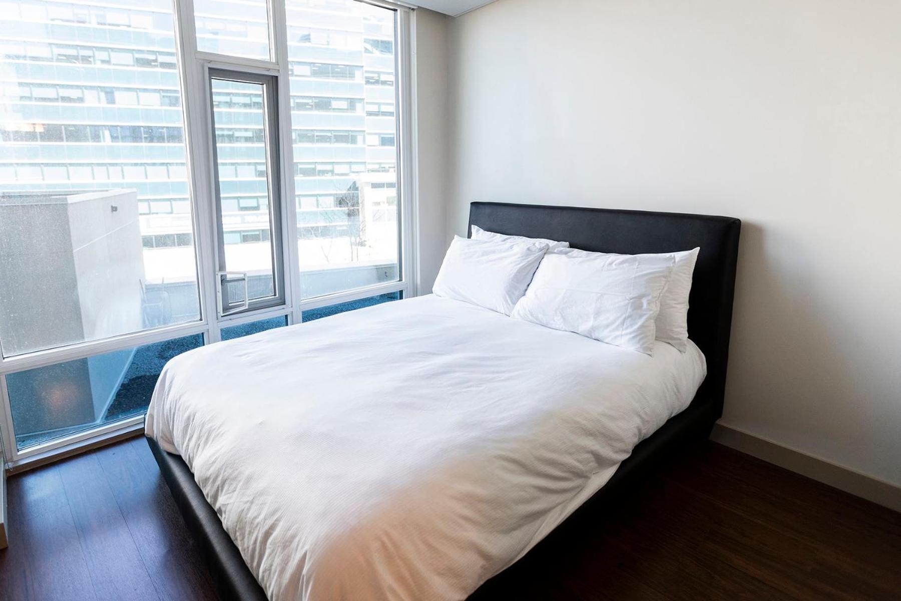 Mayfair Luxe Suites Premium By Corporate Stays Edmonton Exterior photo